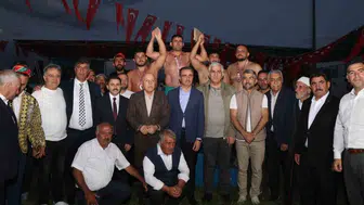 Doğu'nun Kırkpınar'ında nefes kesen final: Başpehlivanlık Kenan Gör'ün oldu