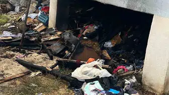 Köy evinde korkutan alevler: Balkon altındaki odunlar küle döndü