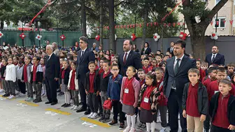 Bolu'da 52 bin öğrenci için okul kapıları aralandı: Yeni dönem büyük bir heyecanla başladı