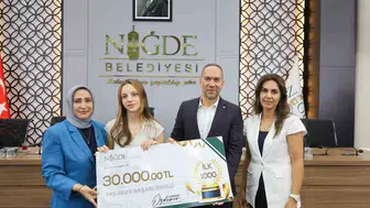 Niğde'de eğitimde büyük başarı: Başkan Özdemir'den şampiyon gençlere tam destek