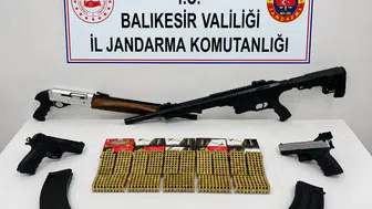 Balıkesir'de şafak operasyonu: Silah tacirlerine jandarmadan ağır darbe