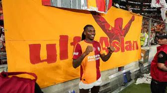 Rams Park'ta Portekizli rüzgarı: Rafael Leao taraftarı coşturdu