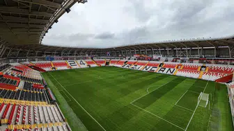 Erzincan futbolunda yeni dönem: Modern stadyumun kapıları taraftara açıldı