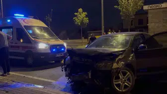 Kayseri'de korkutan kaza: Direksiyon hakimiyetini kaybedince duvara çakıldı