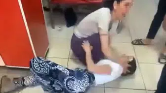 Adana'da hırsızlık girişimi: Epilepsi numarası yapan şüpheliler suçüstü yakalandı
