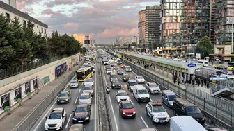 İstanbul akşam trafiğinde kilitlendi: Yağışla birlikte yoğunluk tavan yaptı