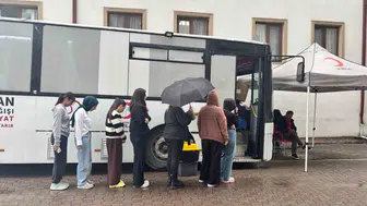 Düzce'de gençlerden hayat kurtaran seferberlik: Yurt koridorları iyilik için doldu