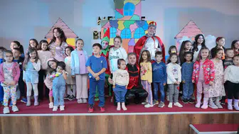 Muğla'da miniklerin sanatla dolu günü: Gökyüzü uçurtmalarla şenlendi