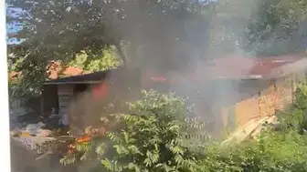 Tarladan yükselen alevler bir anda her şeyi küle çevirdi