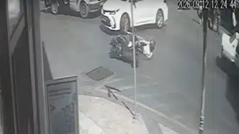 Efeler'de saniyelerle ölçülen kaza: Güvenlik kamerası o anları kaydetti