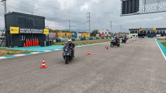 Trafikte hayat kurtaran hamle: Başiskele'de motosiklet tutkunlarına özel pist eğitimi