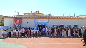 Çeşme'de 55 yıllık özlem sona erdi: 16 Eylül İlkokulu kapılarını yeniden açtı