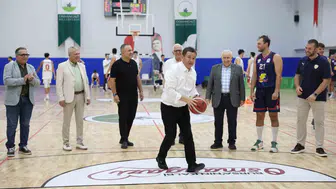 Bursa'da basketbol heyecanı: Dikkaldırım Spor Salonu'nda sezon provası