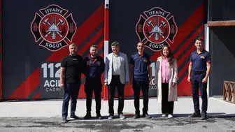 Söğüt'te İtfaiyecilere Anlamlı Ziyaret: Başkan Durgut Sahaya İndi