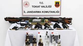 Niksar'da şafak operasyonu: 19 adreste cephanelik çıktı