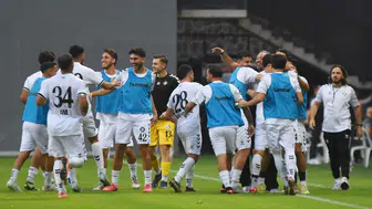 İzmir'in genç yetenekleri sahne aldı: Altay'da yeni dönem alkışlarla başladı