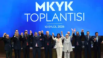 Foça'da Siyasi Dengeler Değişti: Saniye Bora Fıçı Tercihini AK Parti'den Yana Kullandı