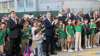 Sultanbeyli'de okul heyecanı belediyenin desteğiyle ikiye katlandı