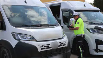 Eskişehir yollarında okul servisi mesaisi: Polis ekipleri öğrencilerin güvenliği için sahaya indi