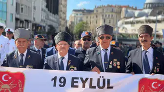 Taksim Meydanı'nda Gaziler Günü'ne özel anlamlı buluşma
