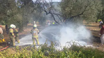 Zeytinlikte can pazarı: Alev alan otomobilden acı haber geldi