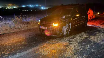 Çanakkale yolunda saman dehşeti: Otomobil traktöre böyle çarptı
