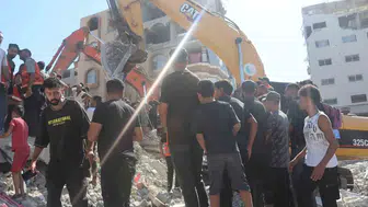 Gazze'de sığınılacak tek yer mezara dönüştü: 7 katlı binanın enkazında 21 can kaybı