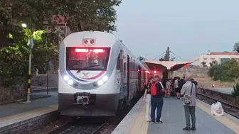 İzmir yolunda kabus dolu saatler: Tren arızası yolcuların tüm planlarını altüst etti