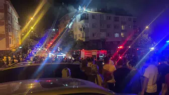 Etimesgut'ta geceyi aydınlatan alevler korku dolu anlar yaşattı