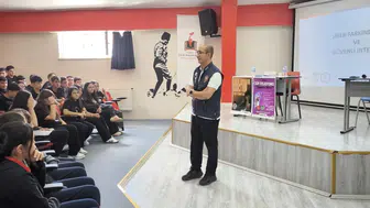 Dijital dünyada tehlike çanları: Karslı öğrencilere siber kalkan
