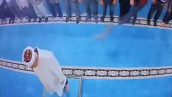 İbadethanede skandal anlar: Kediyi tekmeleyen şahıs hakkında karar çıktı