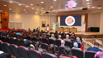 Eğitimde dijital devrim Kastamonu'da masaya yatırıldı: Yapay zeka öğretmeni nasıl dönüştürecek?