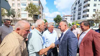 Karamürsel'de saha mesaisi: Başkan Büyükakın'dan esnafa ve vatandaşa yakın markaj