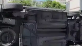 Diyarbakır'da direksiyon hakimiyeti kabusa dönüştü: Hafif ticari araç yan yattı