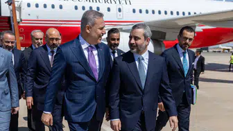 Şam'da kritik temas: Hakan Fidan'ı havalimanında karşılayan isim dikkat çekti