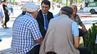 Uşak sokaklarında samimi diyalog: Vali Kartal halkın nabzını tuttu