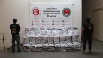 Gümrüklerde zehir tacirlerine geçit yok: Dedektör köpekler tonlarca uyuşturucuyu yakalattı