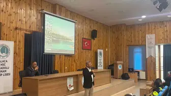 Alaca'da servis şoförlerine kritik trafik eğitimi: Öğrencilerin güvenliği için yeni uyarılar