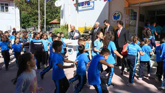 Çameli'nde okul bahçelerinde yeni dönem heyecanı: Minik öğrencilere anlamlı karşılama