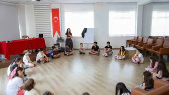 Efeler'de Gelecek İnşası: Gençler ve Çocuklar İçin Kapsamlı Destek Seferberliği