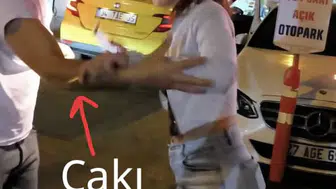 İstanbul'un göbeğinde dehşet dolu anlar: Takside gasp ve bıçaklı saldırı iddiası