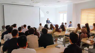 Bilecik'te diş hekimliği adaylarına Einstein'lı başarı reçetesi