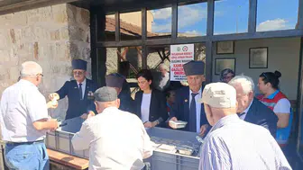Edirne'de Gaziler Günü'ne özel geleneksel buluşma: Tarihi lezzetler minnetle paylaşıldı