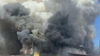 Uşak'ta korkutan fabrika yangını: Ekipler alevlere geçit vermedi