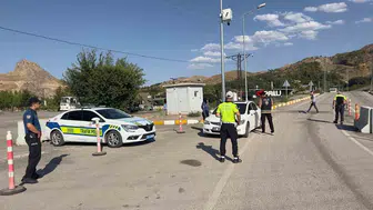 Palu sokaklarında gece yarısı operasyonu: Emniyetten geniş çaplı denetim