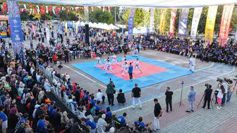Sultangazi'de 15 bin gencin dijital dünyadan kopup sahaya indiği dev final