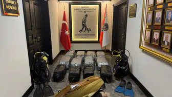 Mersin Limanı'nda nefes kesen operasyon: Geminin altına gizlenmiş devasa servet