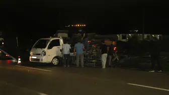 Samsun'da gece yarısı dehşeti: Virajı alamayan otomobil kamyoneti devirdi