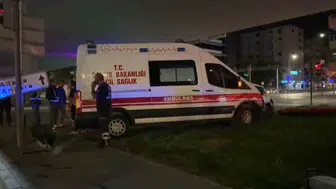 Kavşakta can pazarı: Hasta taşıyan ambulans otomobille çarpıştı