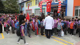 Çarşamba'da ders zili heyecanı: Binlerce öğrenci sıralarına kavuştu